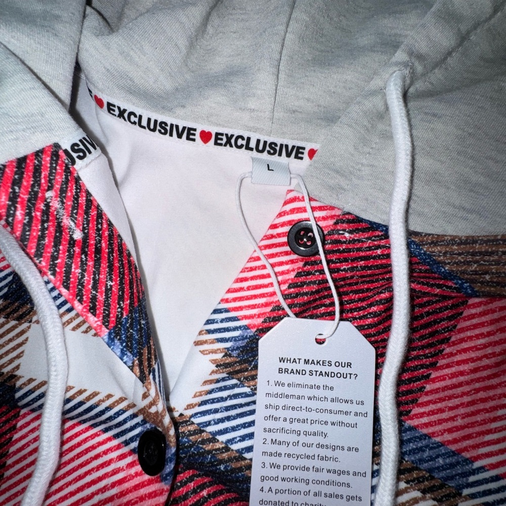 NWT Red Flannel Hooded Button Down Jacket L - Picture 2 of 2